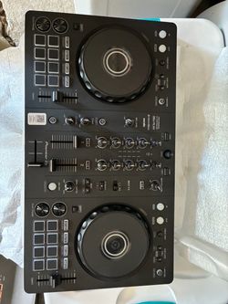 Pioneer DDJ Flx 4 with DM-40 D speakers