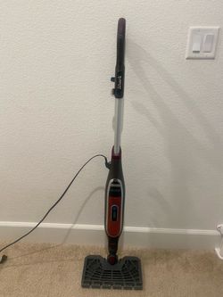 Steam cleaning mop