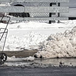 Free shipping cart and chair. Pick up anytime