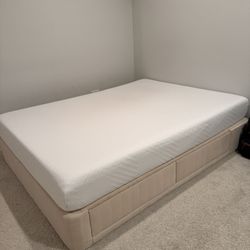 Mattress Foundation (Queen) (cash only) (mattress not for sale)