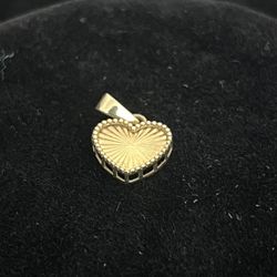 10k Gold Heart Pendant 