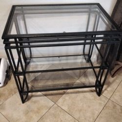 NICE SET OF 4!!Glass & Black metal Table Set