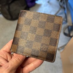 Louis Vuitton Men’s Wallet 
