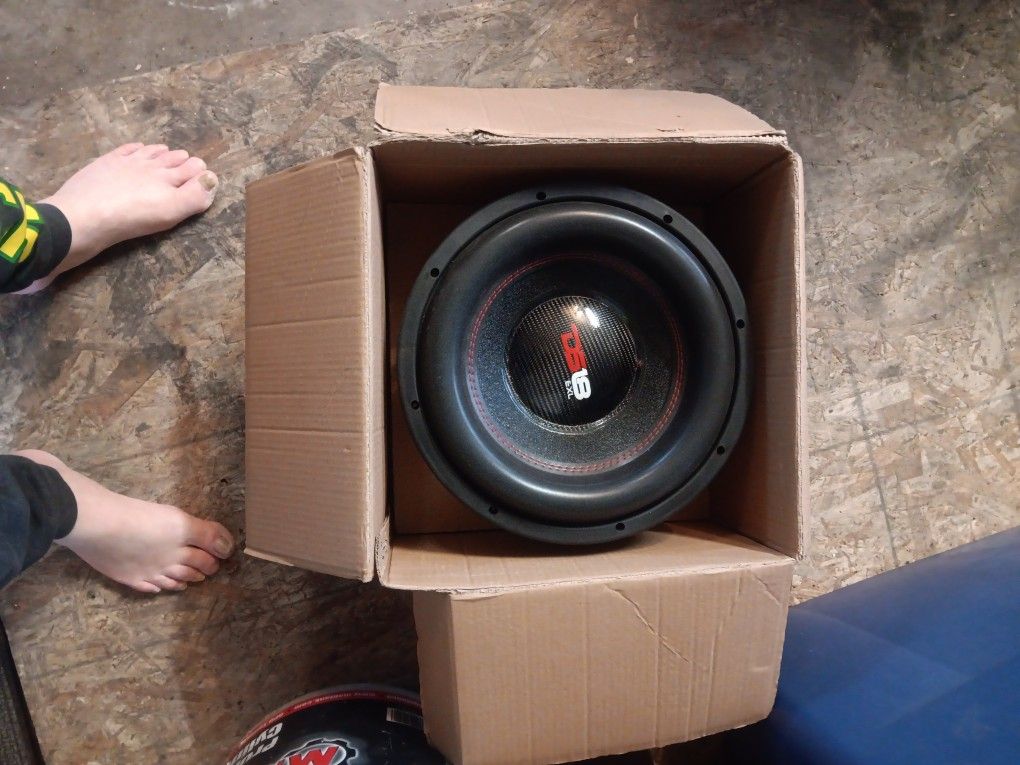 12" EXL 4000w Never Used  In Box