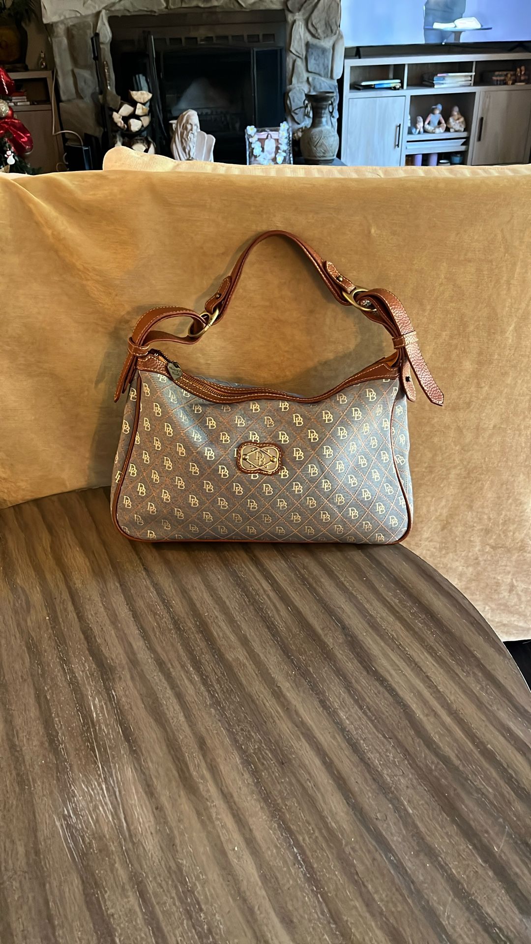 Dooney and Bourke purse/bag