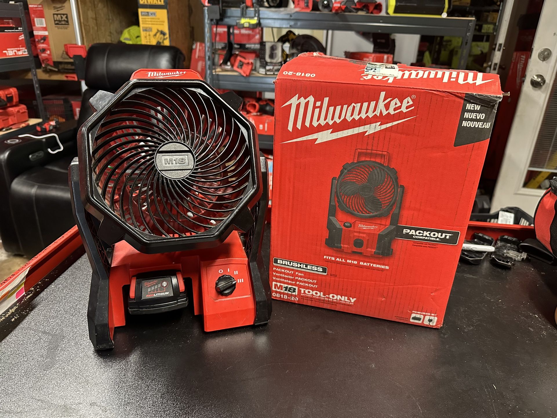 Milwaukee M18 18-Volt Lithium-Ion Brushless Cordless PACKOUT Jobsite Fan (Tool-Only)