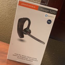 Bluetooth ear Piece 125$