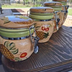 Ceramic Gourmet Home Accents Pineapple Sculptured Fruit 4 PC Canister Hinget  Set 