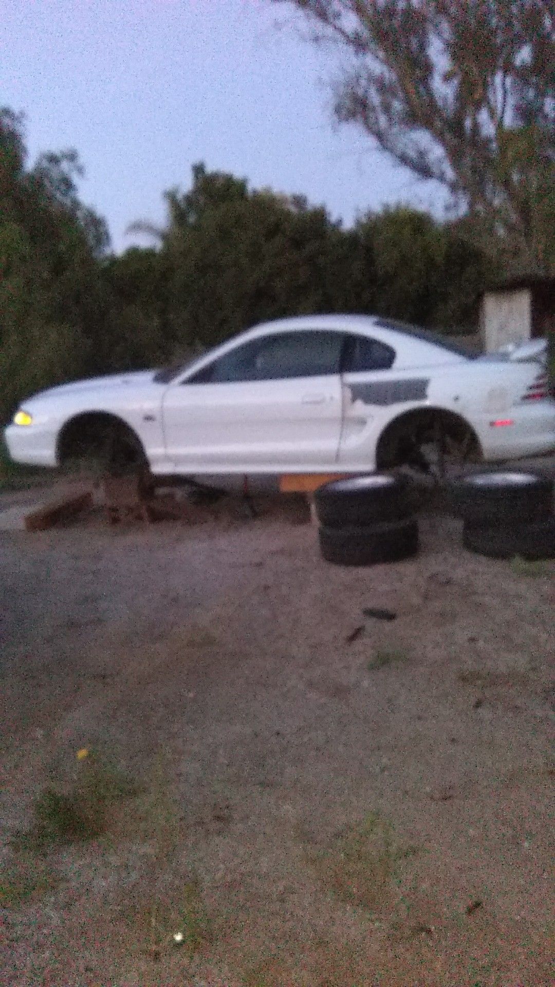 93 mustang GT 5.0 V-8. Parts car. Engines good. No transmission ,spindles,rear axle or catalytic converter. All original parts .