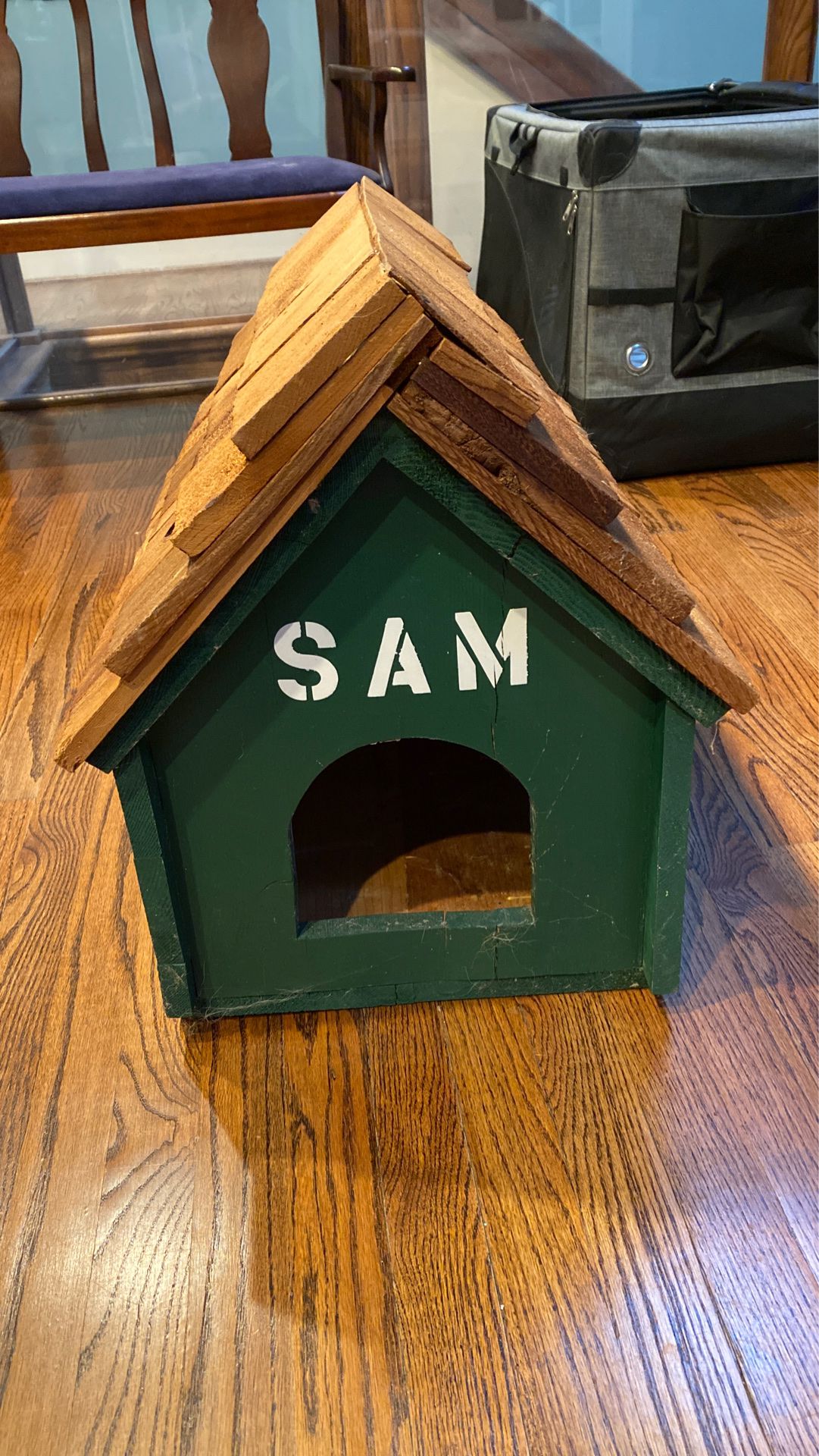 Cat house or small dog house. Hand made ALL wood. Dimensions: 20” tall, 16” wide, 20” long. Pet entrance is 6 1/2” wide and 6” tall. Excellent