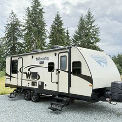 2017 Minnie Winnebago 
