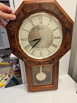 Seiko quartz Westminster- Whittington Regulator Clock, Mint Condition. Instruction manual included.