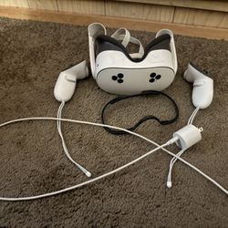 Meta Quest 3S 128GB All-In-One Virtual Reality Headset QqUSB-C Connection, Bluetooth & Wi-Fi