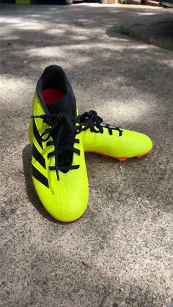 Soccer cleats size 5