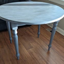 Round table 39" diameter & 28.5" wide