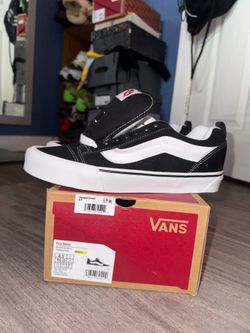 Brand new Knu Skool Vans