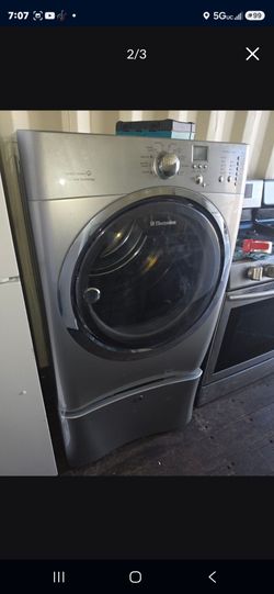Electrolux gas dryer in good condition works