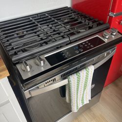 Whirlpool 30 in. Gas Range with Self Cleaning Oven in Stainless Steel