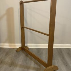 Wooden Clothes Drying/Quilt Hanging Standing Rack