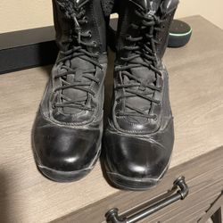 Black Boots 