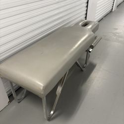 Massage Table 