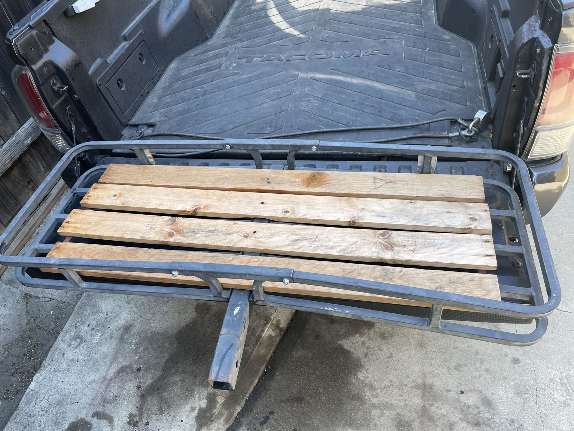 Canasta Para Ponerse Atrás Del Carro  Business equipment