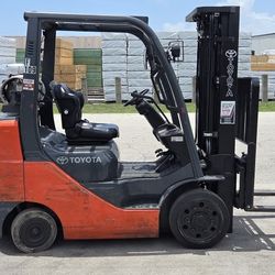 Toyota Forklift 5000 Lbs Capacity Cushion Tires 