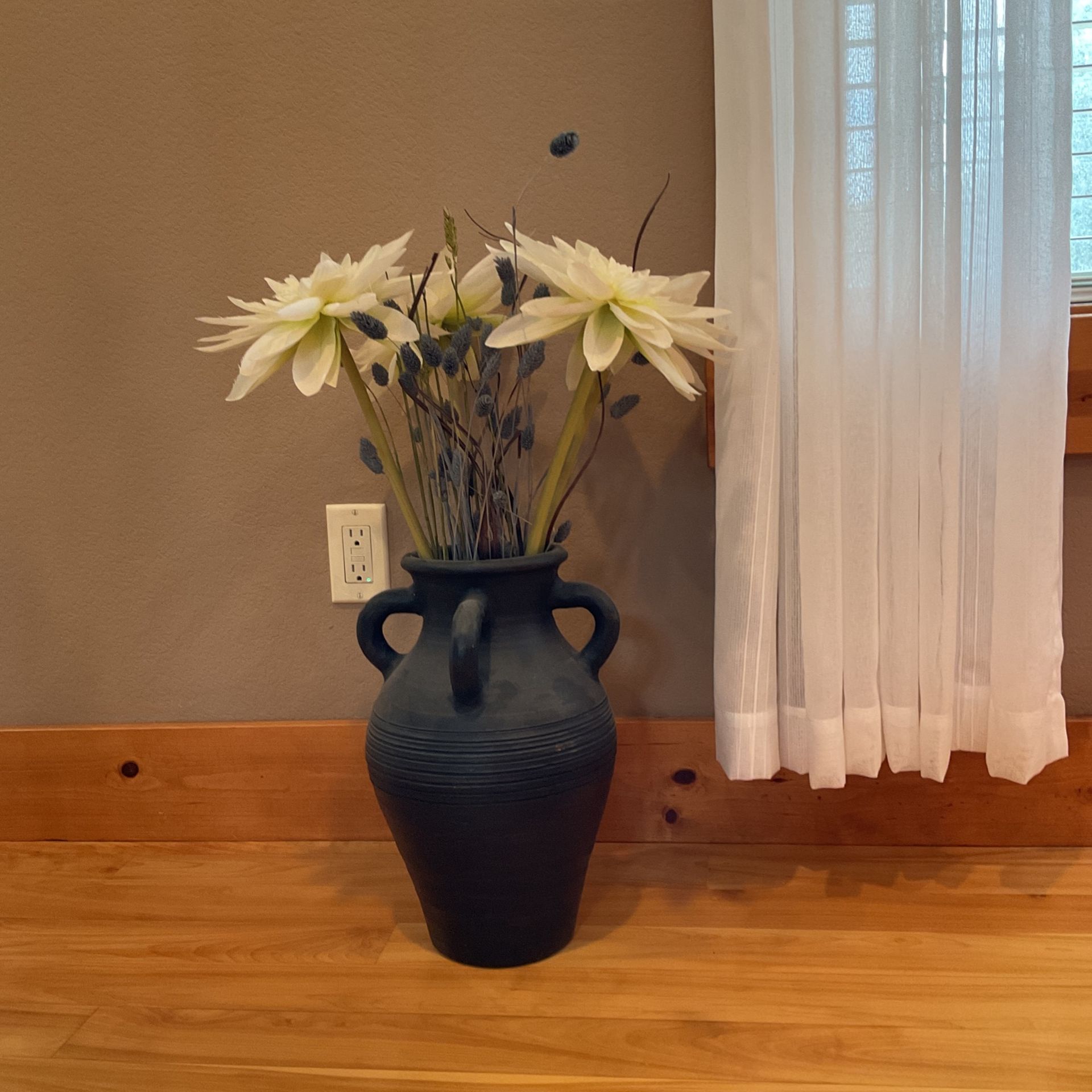 Beautiful Rustic Vase With Large Flowers