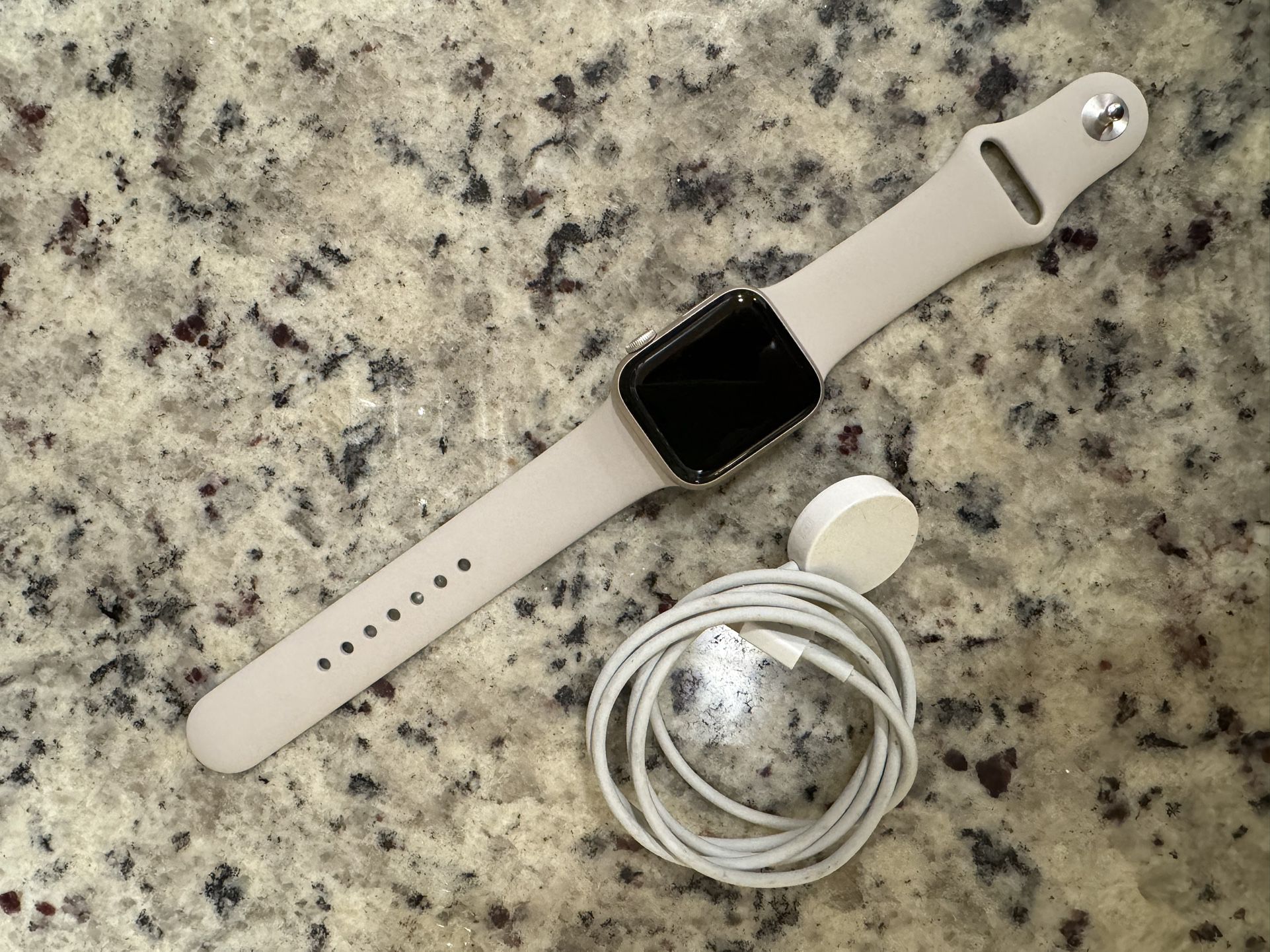 Apple Watch SE 2nd Generation 40 mm Starlight
