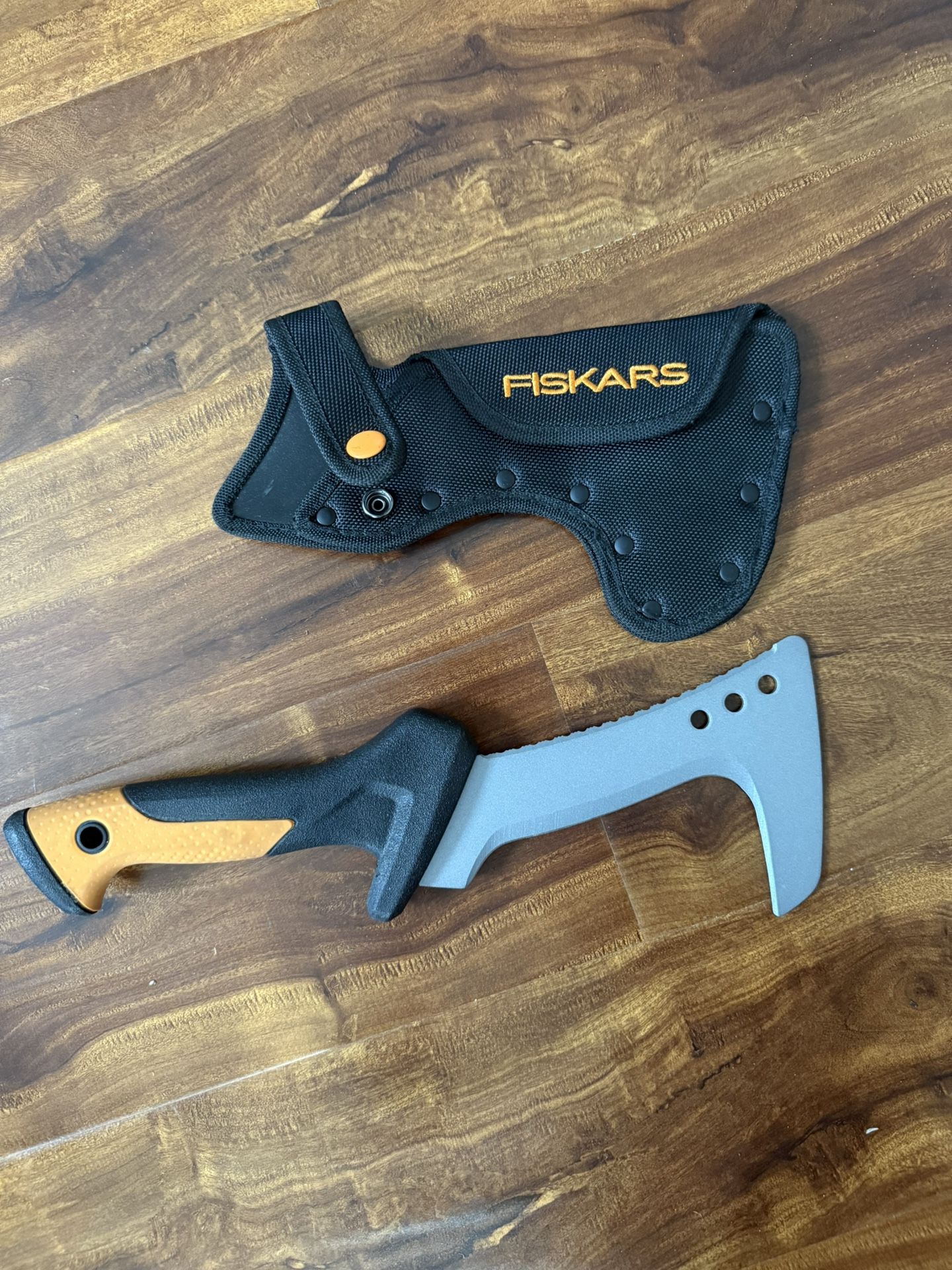 Fiskars Clearing Hatchet – Brush Axe with Sheath