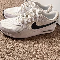 Men’s Nike shoes
