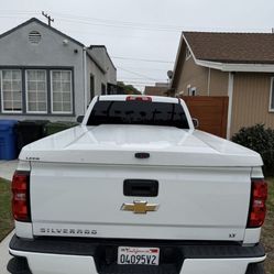 Leer 700 Series Truck Bed Cover 