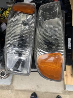 2000-2006 GMC Headlights