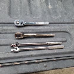 CRAFTSMAN 3/8" RATCHET AND 3/8" Drive 9-9/16" Breaker Bar
Item:F10LD