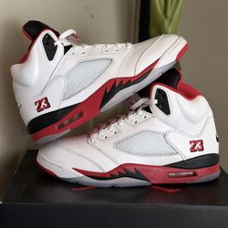 Jordan 5 Retro Fire Red Black Tongue