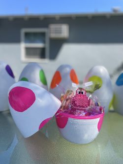 Yoshi With Egg For Easter Or Birthday Party