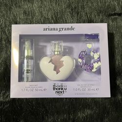 Ariana Grande Set