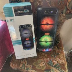 Speaker   Bluetooth,    Whit Box.