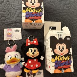 MICKEY FAMILY LABUBU POPMART 