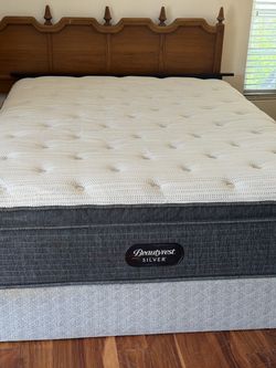 USED QUEEN SIZE BEAUTYREST PILLOWTOP MATTRESS ONLY