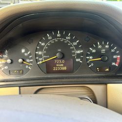 2001 Mercedes Ben’s E320