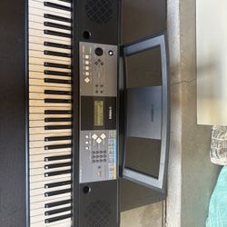 Yamaha Keyboard 