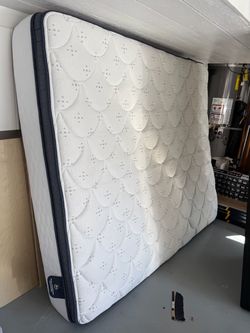 Serta California King Mattress + Box Springs — $100 OBO