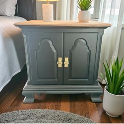 SOLID WOOD NIGHTSTAND