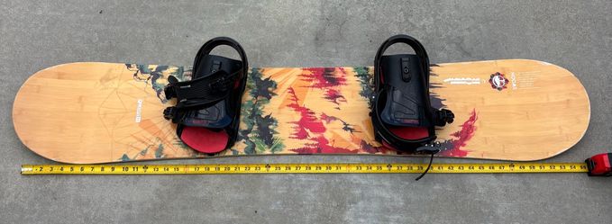 Arbor Swoon 147 cm Women’s Snowboard + Salomon Bindings – All-Mountain Setup