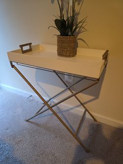 Free Butler Stand Accent Table