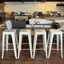 🔥Set of 4🔥30 inch Metal Bar Stools Vintage, Counter Height Stools for Indoor/Outdoor, Stackable Industrial Backless Kitchen Dining Chairs(White)  💰
