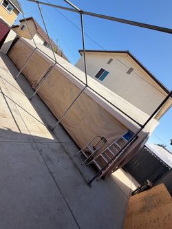Las 2 carpas de 10 x 20. Solo k yo las pegue. Y así meda las medias de 10 x 40 pies de largo x $595.  Las 2