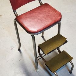 Vintage Chair w/ 2 assist steps