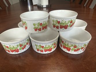 Set of 8 Vintage Action Strawberry Ramekin | Adorable Ceramic Soufflé Dish | Made in Japan | 80's Kitschy Bakeware | 